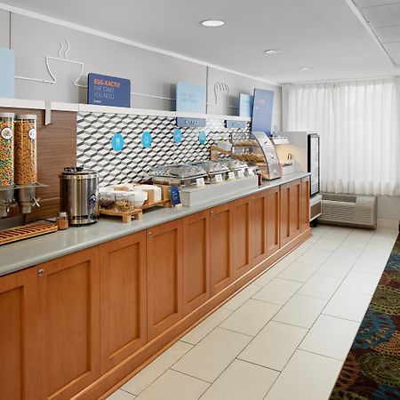 Holiday Inn Express Romulus / Detroit Airport By Ihg Kültér fotó