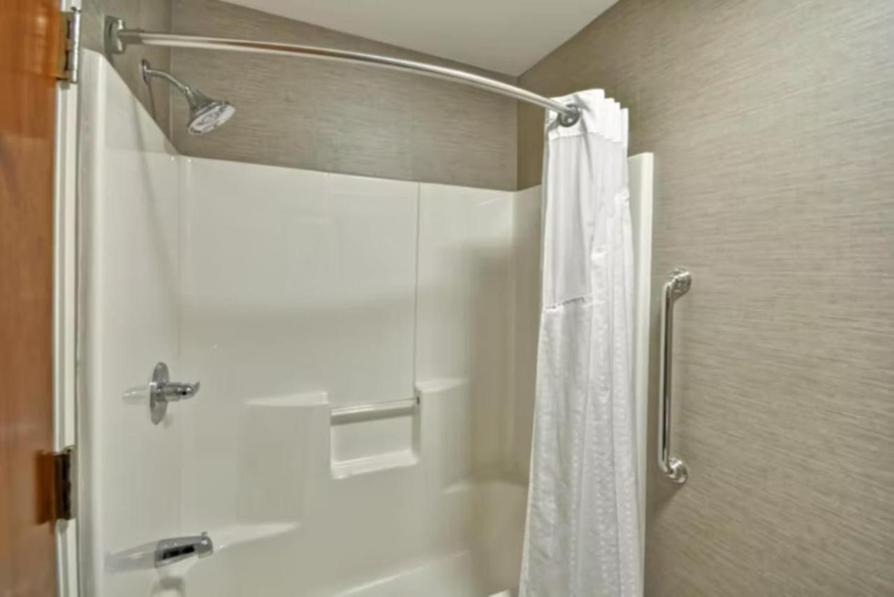 Holiday Inn Express Romulus / Detroit Airport By Ihg Kültér fotó