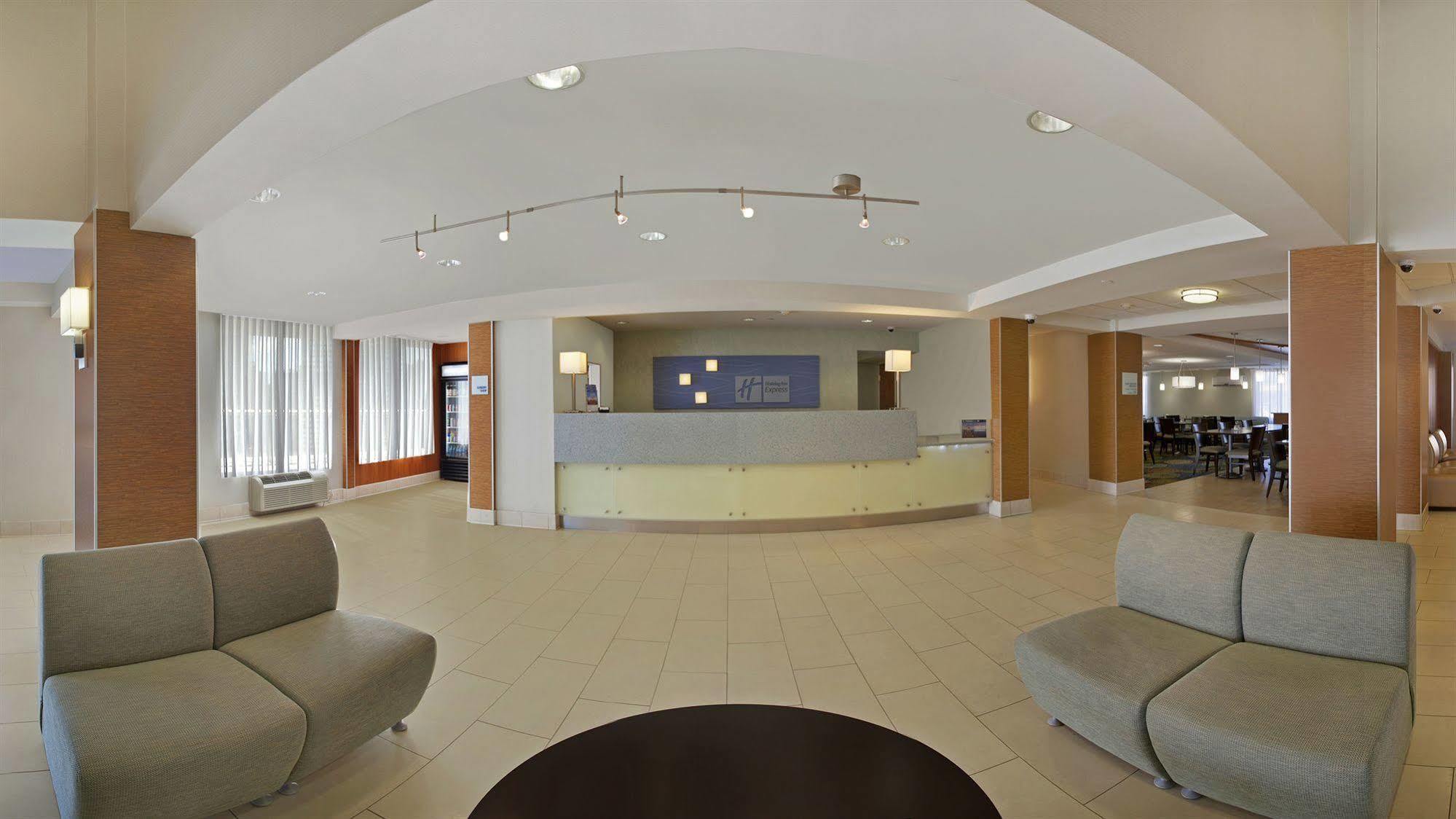 Holiday Inn Express Romulus / Detroit Airport By Ihg Kültér fotó
