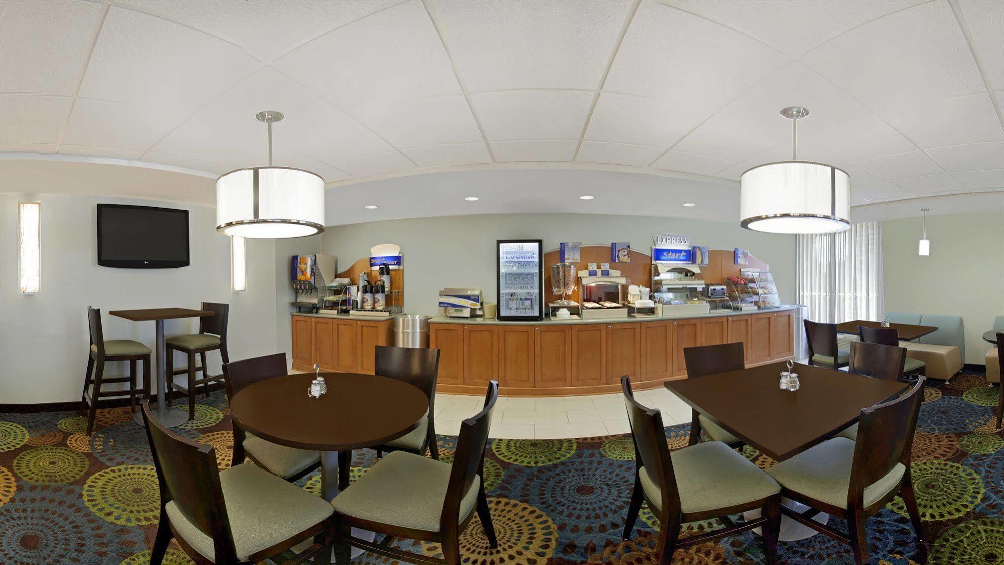 Holiday Inn Express Romulus / Detroit Airport By Ihg Kültér fotó